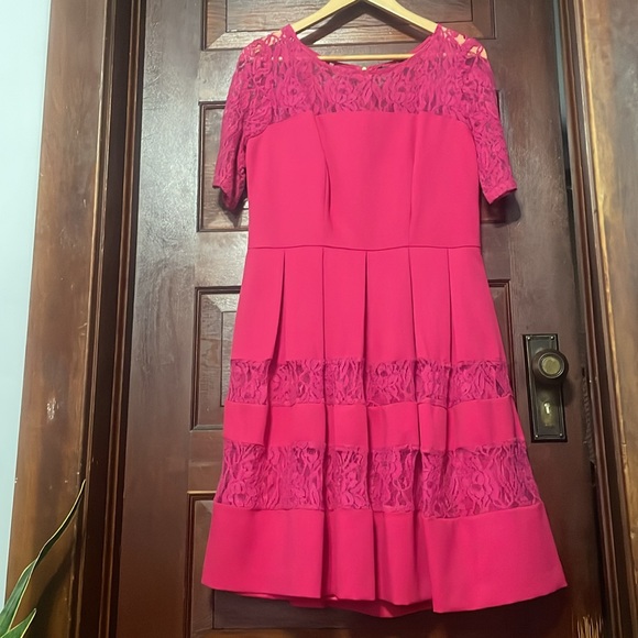 💕Pink !Pink! Dress with Lace 💕 - Picture 3 of 8